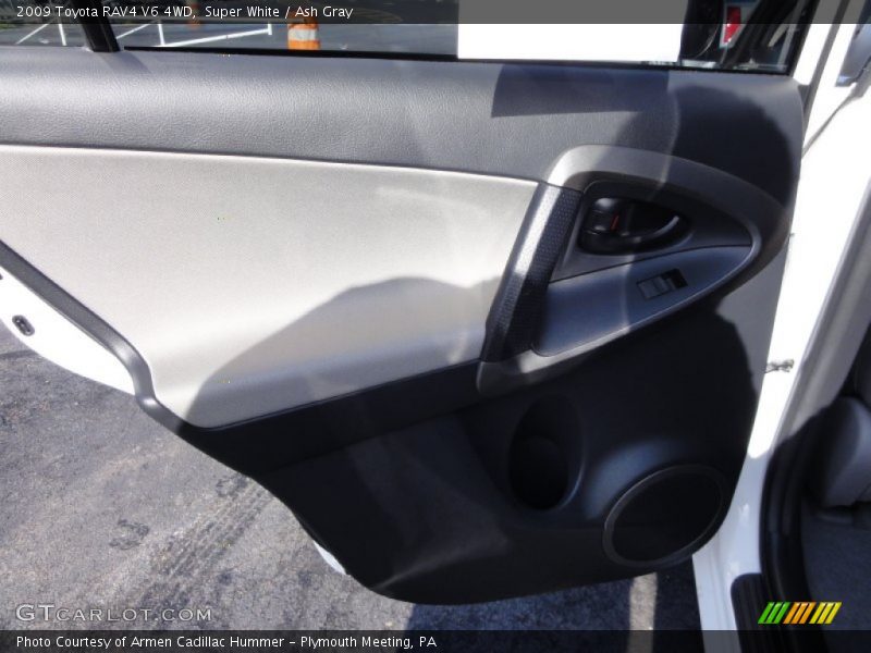 Super White / Ash Gray 2009 Toyota RAV4 V6 4WD