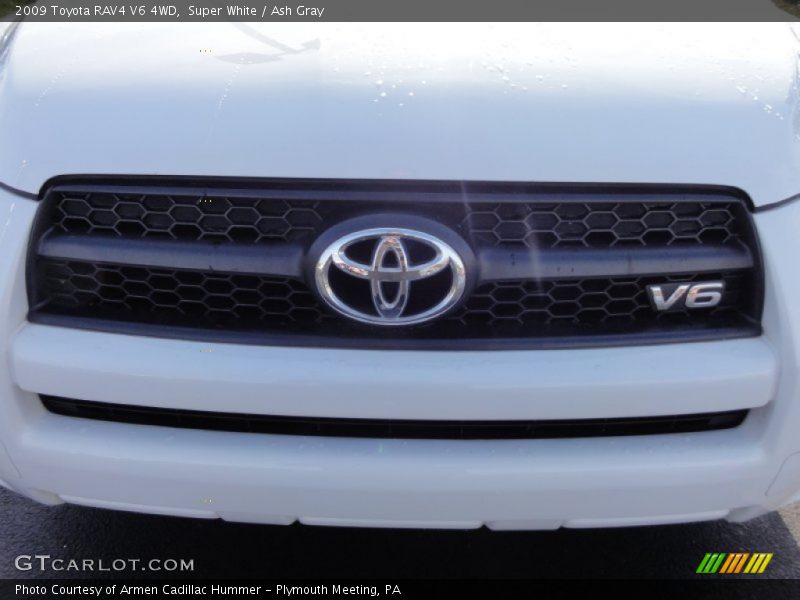 Super White / Ash Gray 2009 Toyota RAV4 V6 4WD