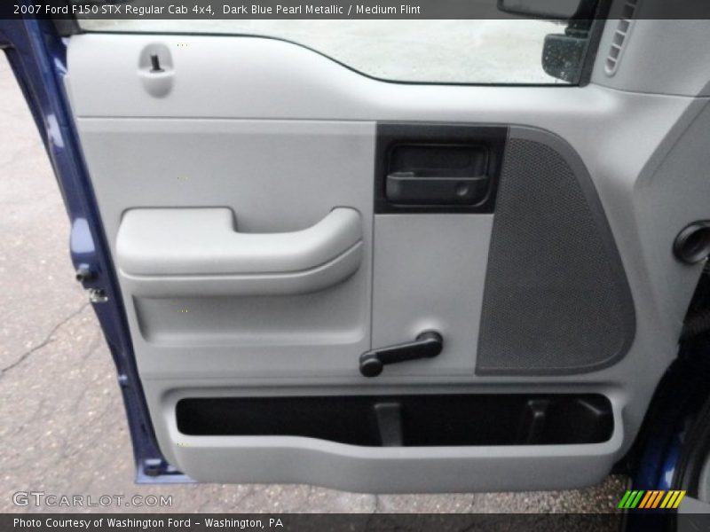 Door Panel of 2007 F150 STX Regular Cab 4x4