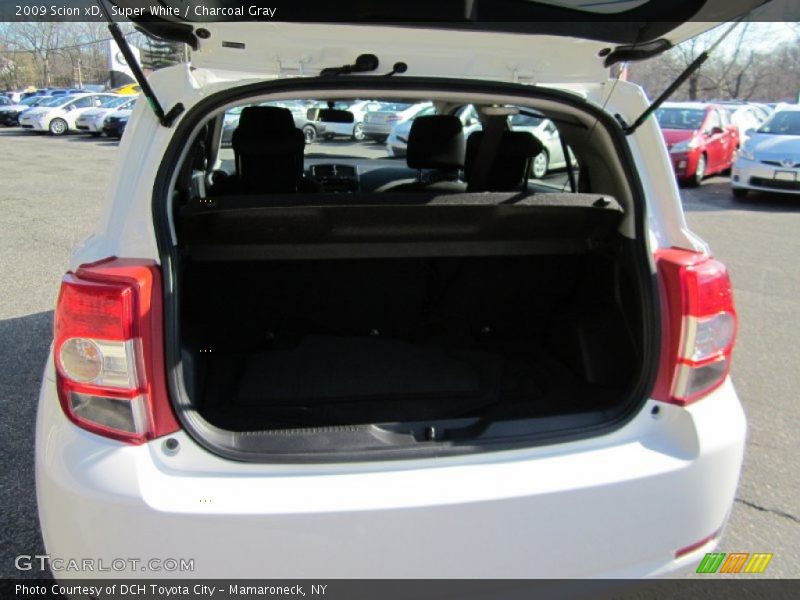 Super White / Charcoal Gray 2009 Scion xD
