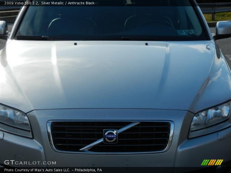 Silver Metallic / Anthracite Black 2009 Volvo S80 3.2