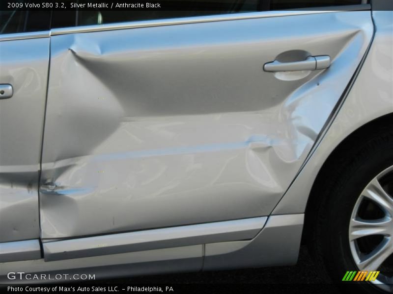 Silver Metallic / Anthracite Black 2009 Volvo S80 3.2