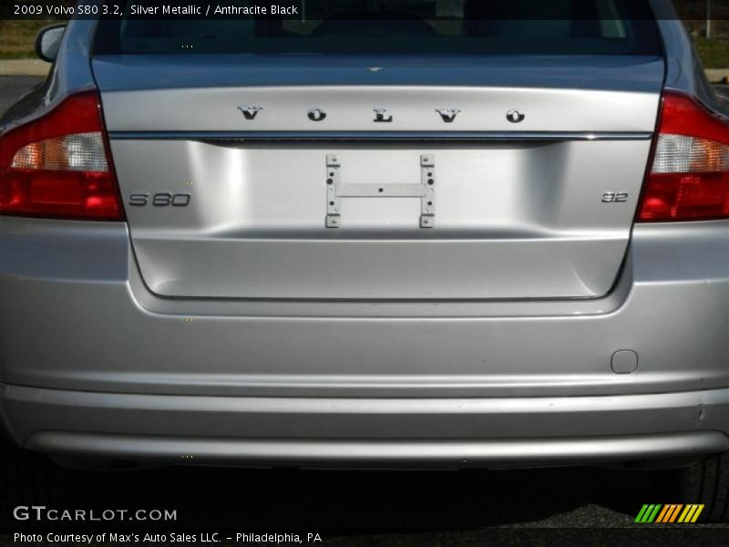 Silver Metallic / Anthracite Black 2009 Volvo S80 3.2