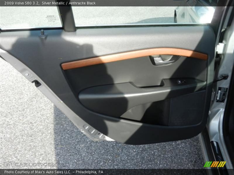 Silver Metallic / Anthracite Black 2009 Volvo S80 3.2