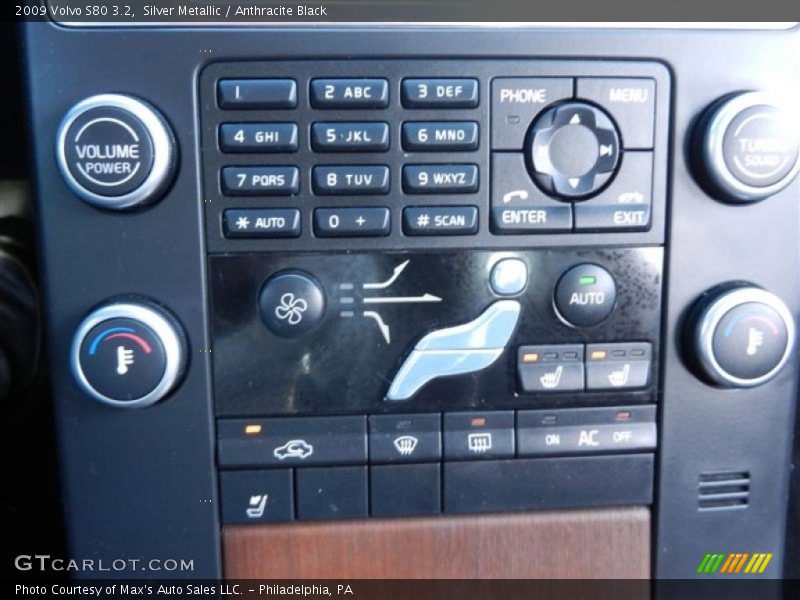 Silver Metallic / Anthracite Black 2009 Volvo S80 3.2
