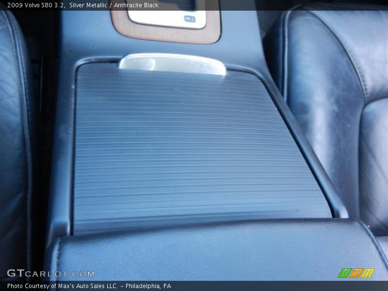 Silver Metallic / Anthracite Black 2009 Volvo S80 3.2