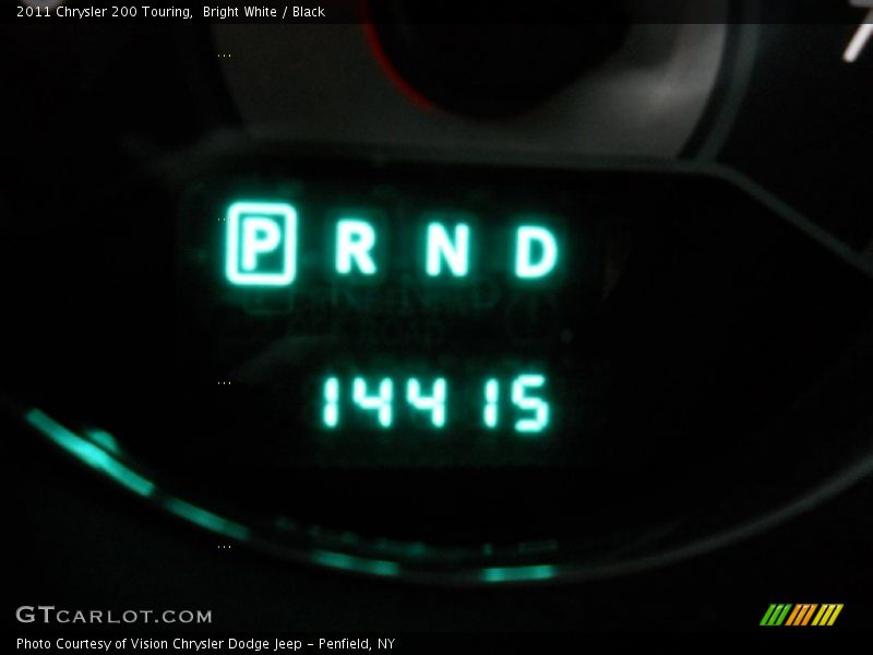 Bright White / Black 2011 Chrysler 200 Touring