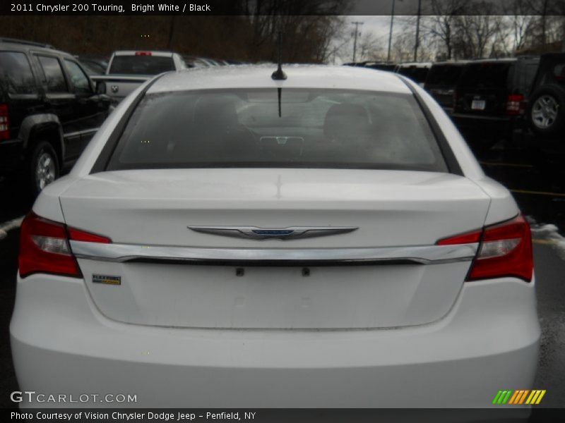 Bright White / Black 2011 Chrysler 200 Touring