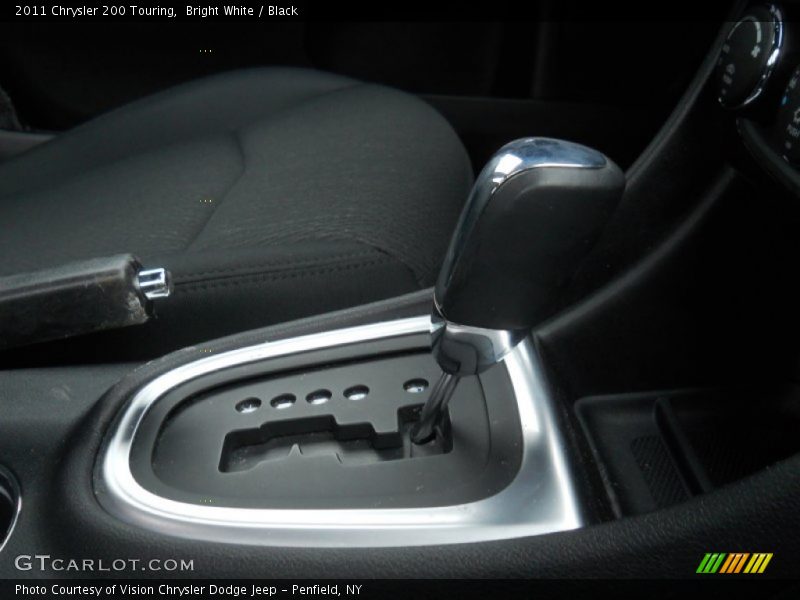 Bright White / Black 2011 Chrysler 200 Touring