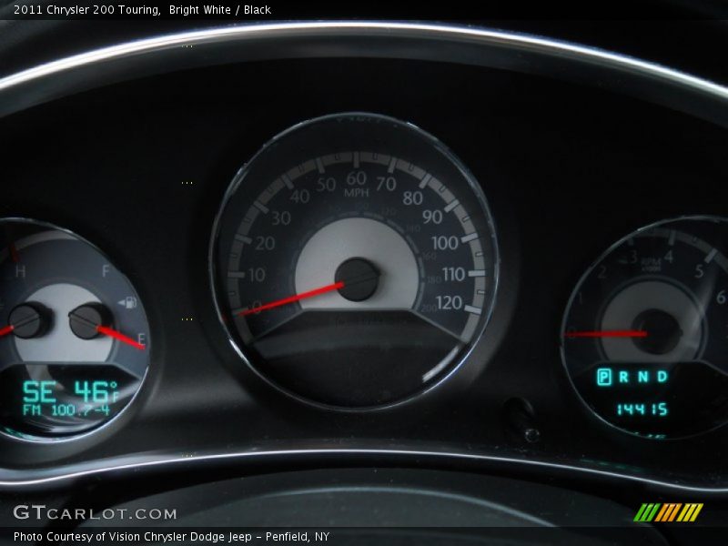 Bright White / Black 2011 Chrysler 200 Touring