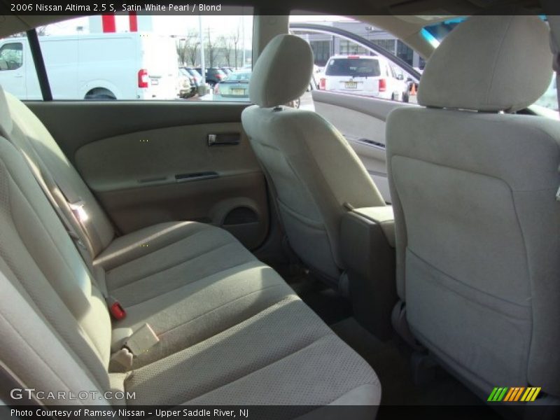 Satin White Pearl / Blond 2006 Nissan Altima 2.5 S