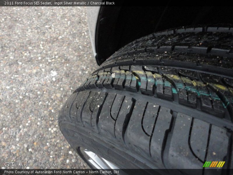 Ingot Silver Metallic / Charcoal Black 2011 Ford Focus SES Sedan