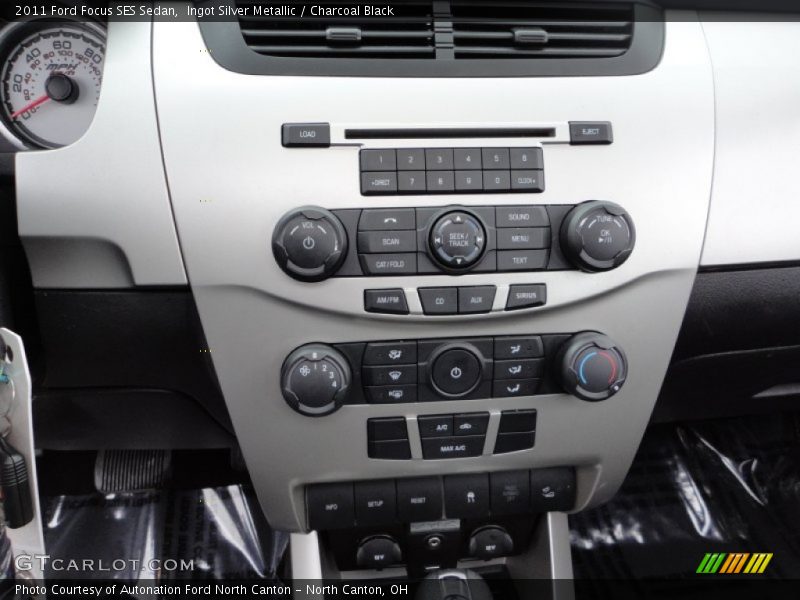 Controls of 2011 Focus SES Sedan