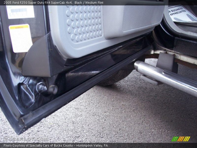 Black / Medium Flint 2005 Ford F250 Super Duty FX4 SuperCab 4x4