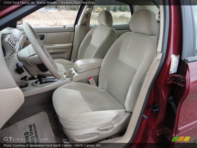 Front Seat of 2006 Taurus SE