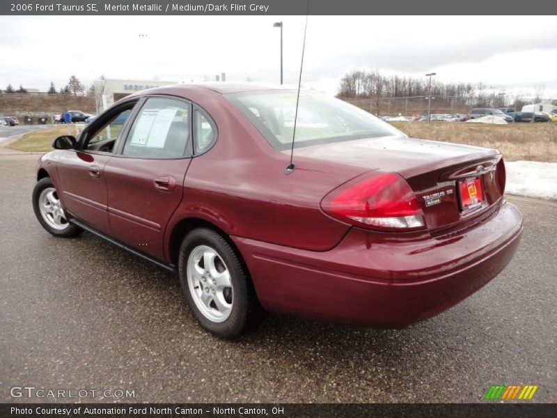 Merlot Metallic / Medium/Dark Flint Grey 2006 Ford Taurus SE
