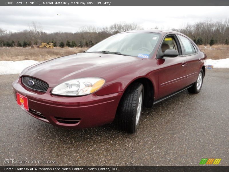 Merlot Metallic / Medium/Dark Flint Grey 2006 Ford Taurus SE