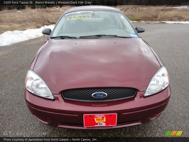 Merlot Metallic / Medium/Dark Flint Grey 2006 Ford Taurus SE