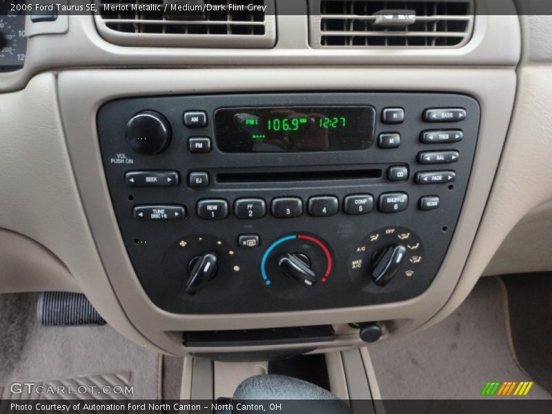 Controls of 2006 Taurus SE