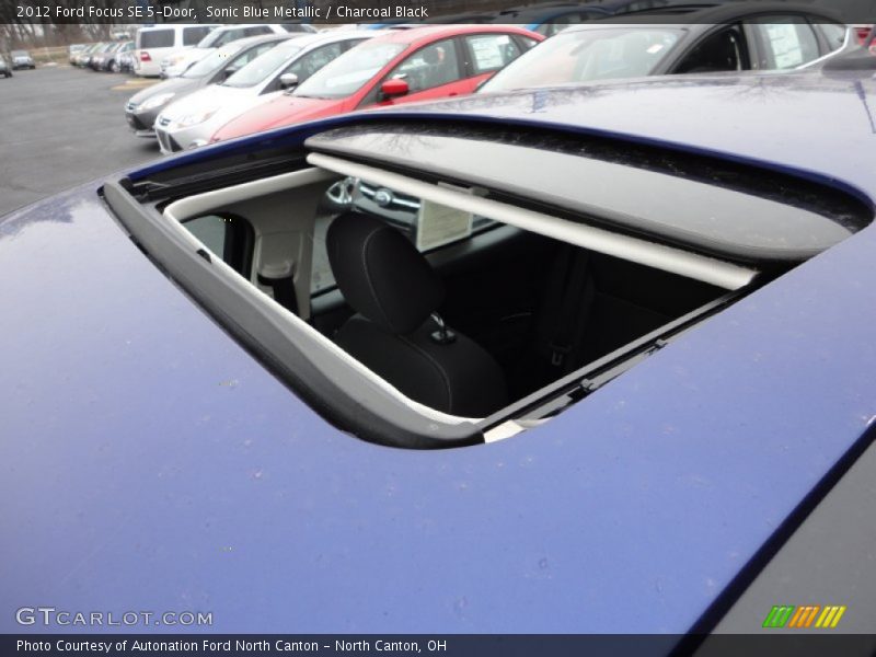 Sonic Blue Metallic / Charcoal Black 2012 Ford Focus SE 5-Door