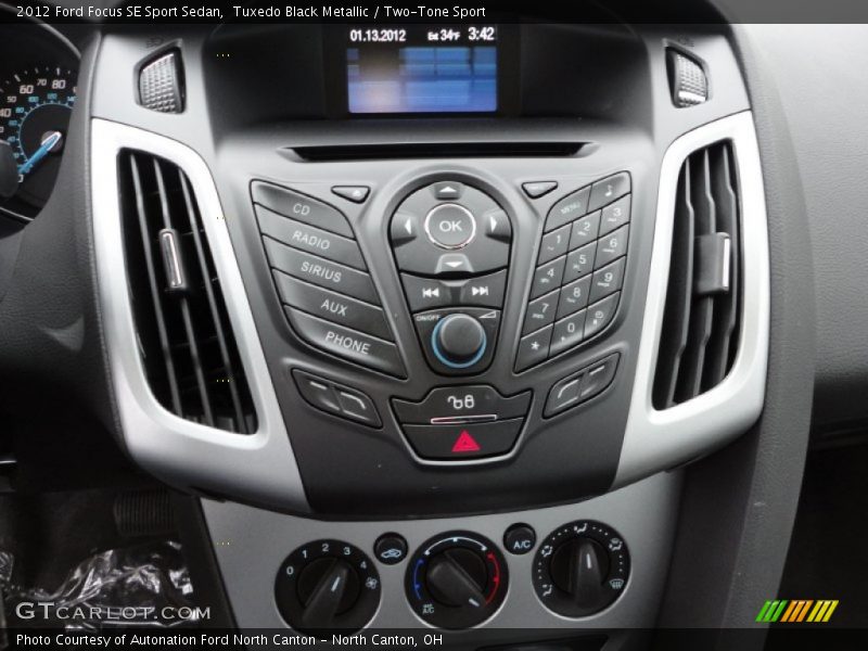 Tuxedo Black Metallic / Two-Tone Sport 2012 Ford Focus SE Sport Sedan