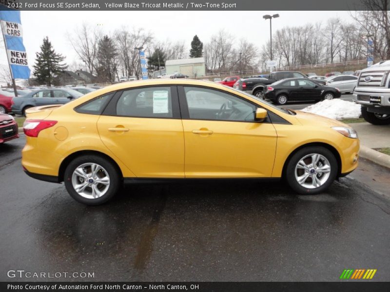 Yellow Blaze Tricoat Metallic / Two-Tone Sport 2012 Ford Focus SE Sport Sedan