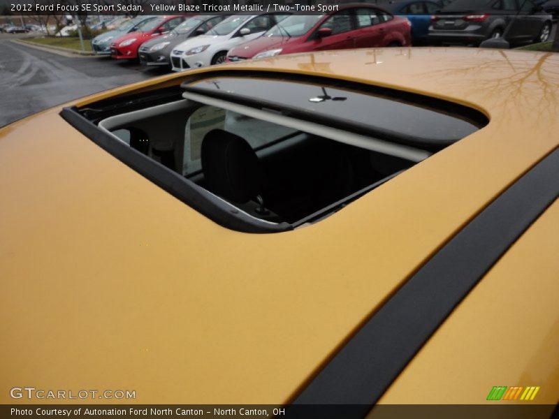 Yellow Blaze Tricoat Metallic / Two-Tone Sport 2012 Ford Focus SE Sport Sedan