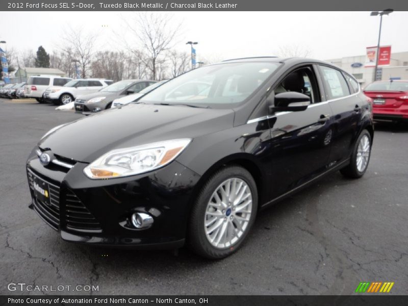 Front 3/4 View of 2012 Focus SEL 5-Door