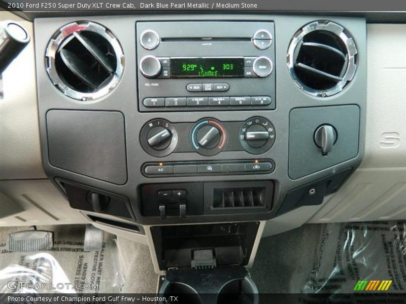 Controls of 2010 F250 Super Duty XLT Crew Cab