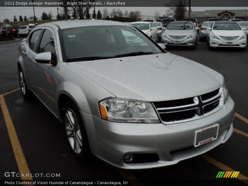 Bright Silver Metallic / Black/Red 2011 Dodge Avenger Mainstreet