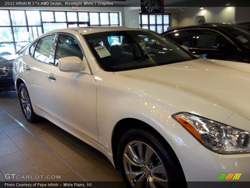 Moonlight White / Graphite 2012 Infiniti M 37x AWD Sedan