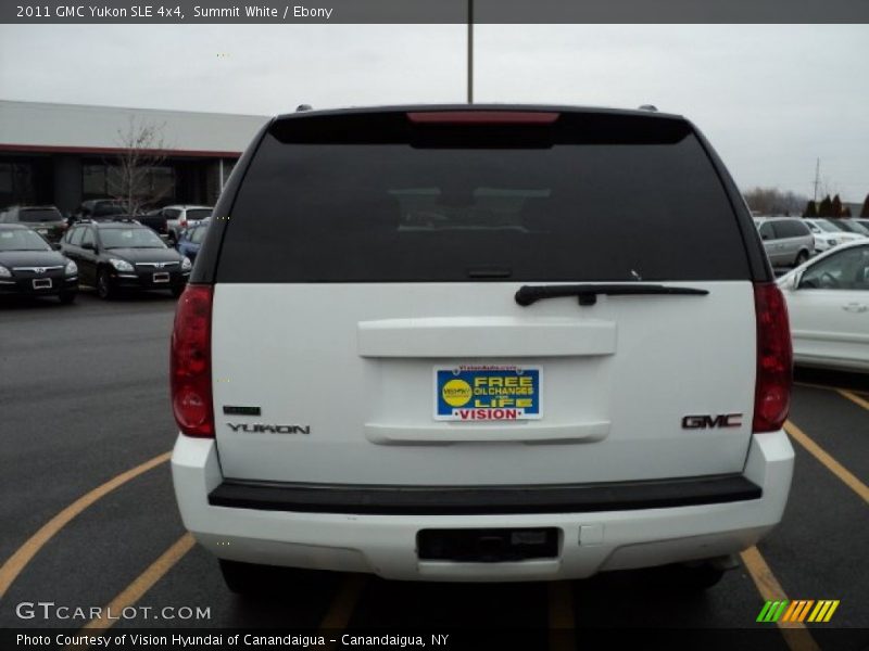 Summit White / Ebony 2011 GMC Yukon SLE 4x4