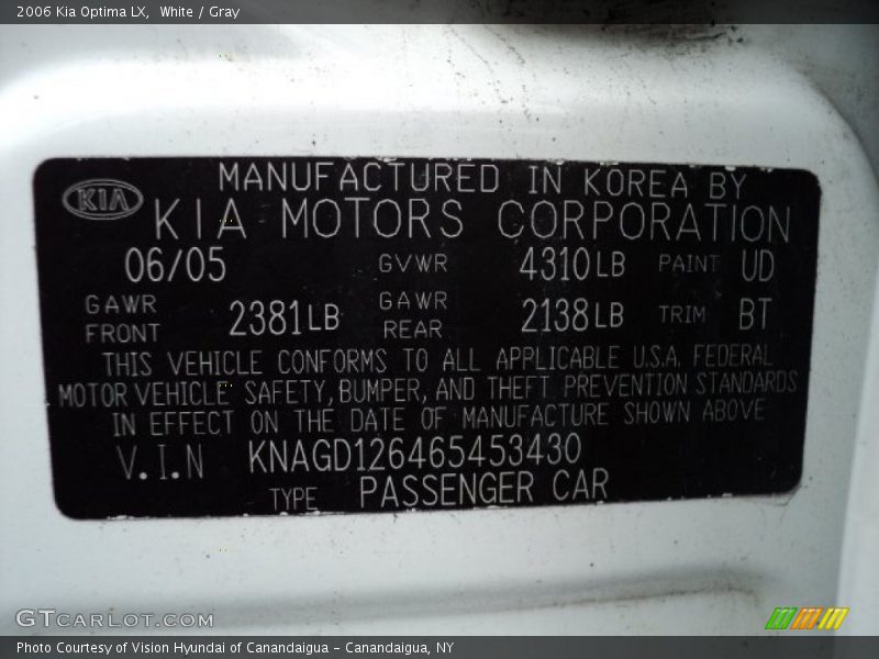 White / Gray 2006 Kia Optima LX
