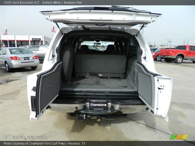 Oxford White / Medium Flint 2005 Ford Excursion XLT