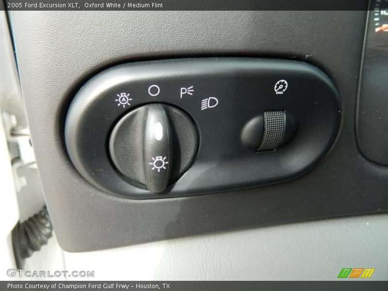 Controls of 2005 Excursion XLT