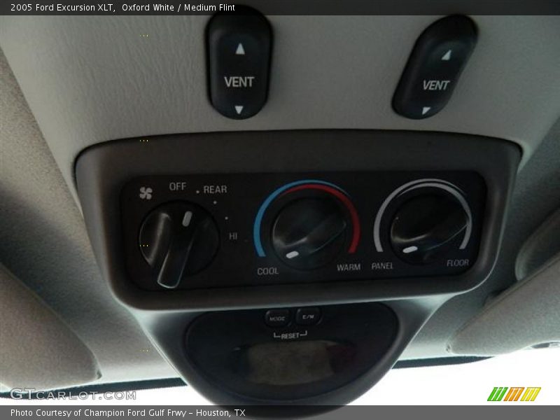 Oxford White / Medium Flint 2005 Ford Excursion XLT