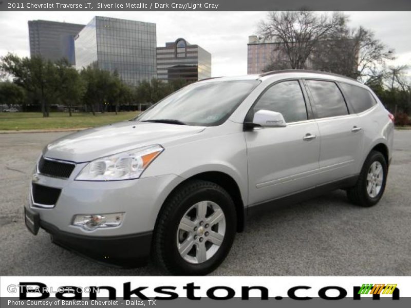 Silver Ice Metallic / Dark Gray/Light Gray 2011 Chevrolet Traverse LT