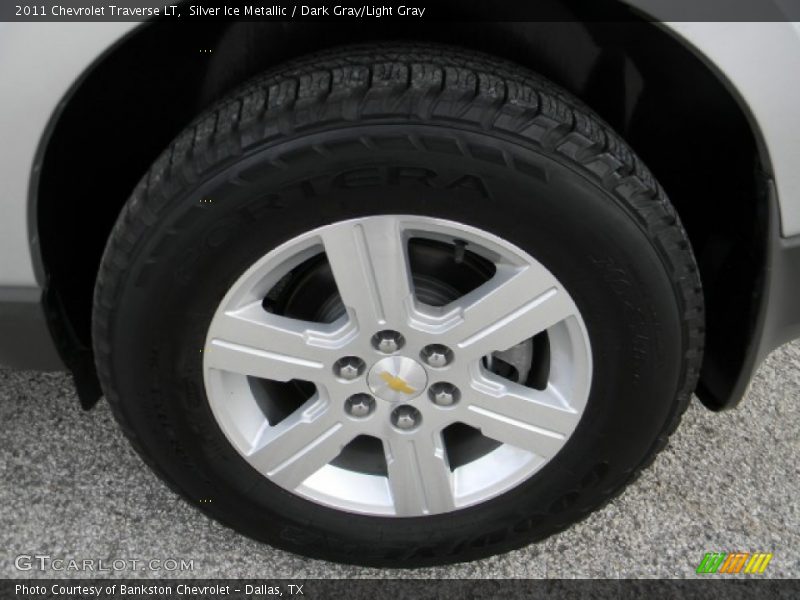 Silver Ice Metallic / Dark Gray/Light Gray 2011 Chevrolet Traverse LT