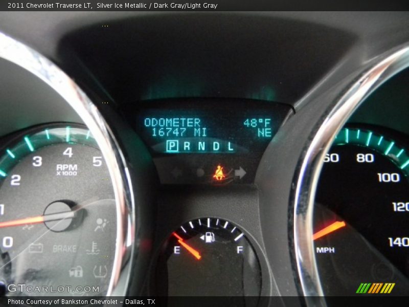 Silver Ice Metallic / Dark Gray/Light Gray 2011 Chevrolet Traverse LT