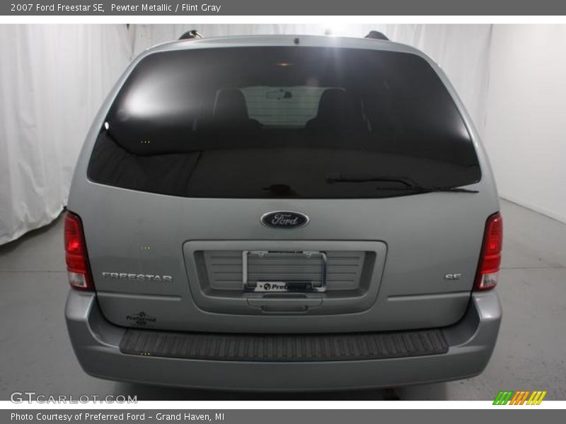 Pewter Metallic / Flint Gray 2007 Ford Freestar SE