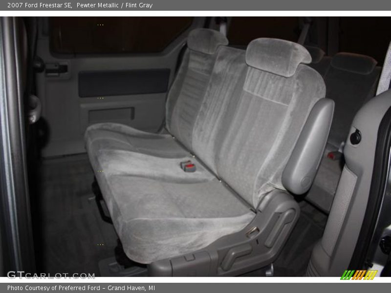 Pewter Metallic / Flint Gray 2007 Ford Freestar SE
