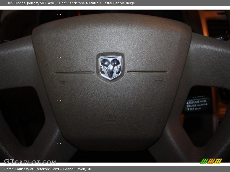 Light Sandstone Metallic / Pastel Pebble Beige 2009 Dodge Journey SXT AWD