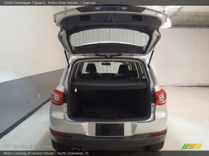 Reflex Silver Metallic / Charcoal 2009 Volkswagen Tiguan S