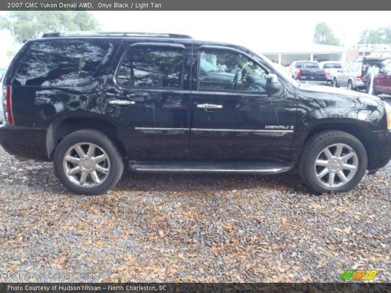Onyx Black / Light Tan 2007 GMC Yukon Denali AWD