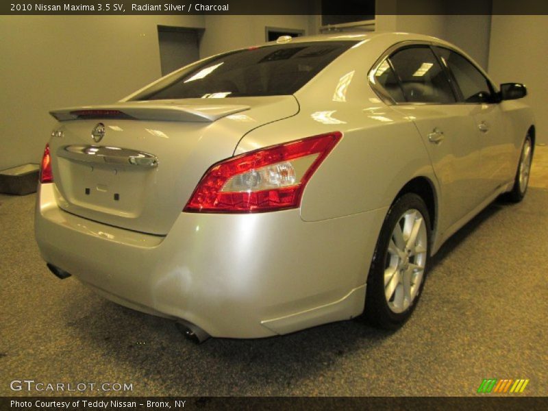 Radiant Silver / Charcoal 2010 Nissan Maxima 3.5 SV