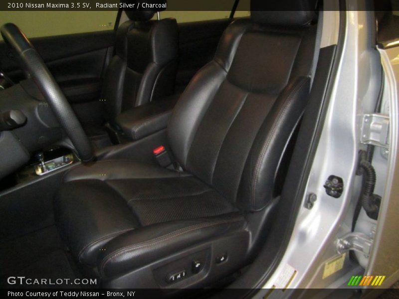 Radiant Silver / Charcoal 2010 Nissan Maxima 3.5 SV