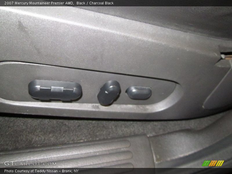 Black / Charcoal Black 2007 Mercury Mountaineer Premier AWD