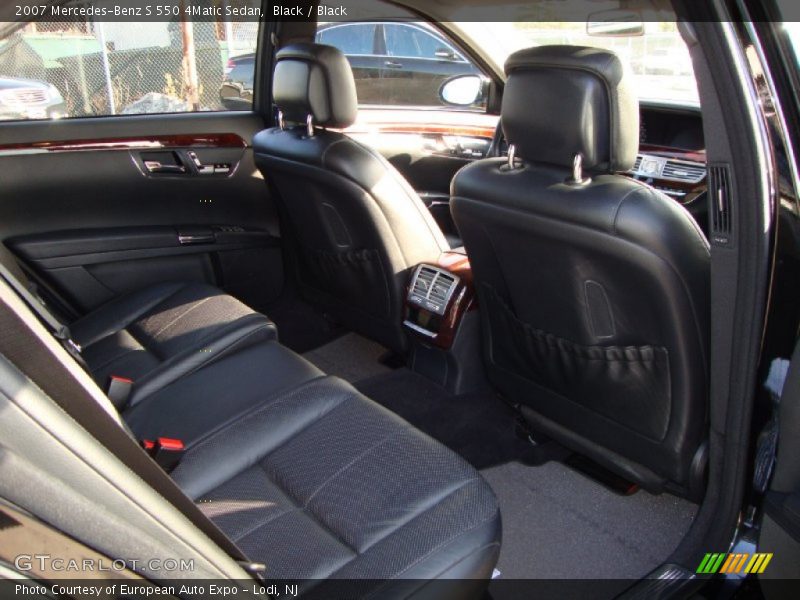 Black / Black 2007 Mercedes-Benz S 550 4Matic Sedan