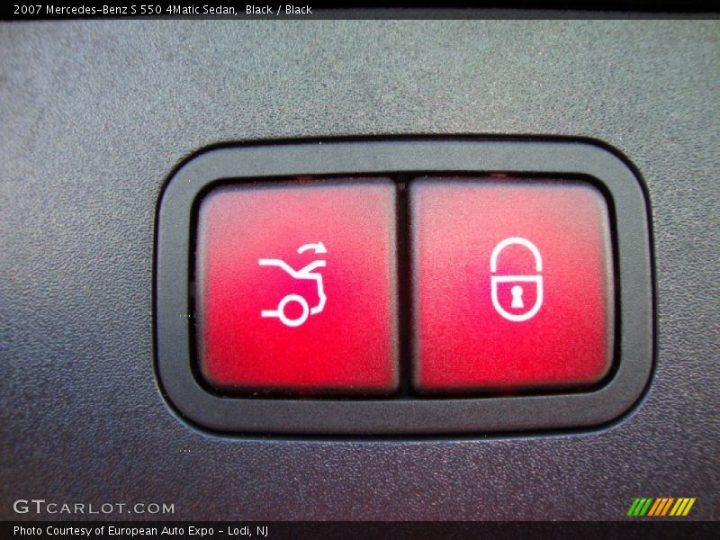 Black / Black 2007 Mercedes-Benz S 550 4Matic Sedan