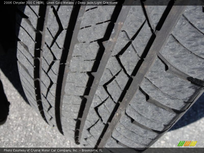 Linen Gold Metallic / Deep Jade/Light Graystone 2006 Chrysler 300 C HEMI